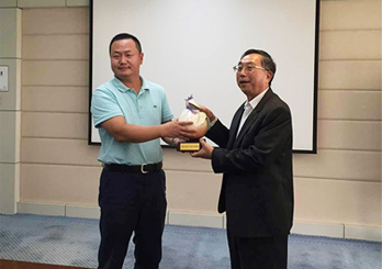 新時(shí)代攜手并進(jìn)、合作共贏(yíng)，開(kāi)創(chuàng)美好未來(lái)