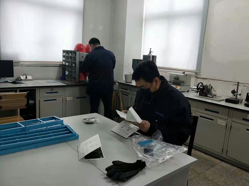 中新華美改性塑料團隊設(shè)計配方